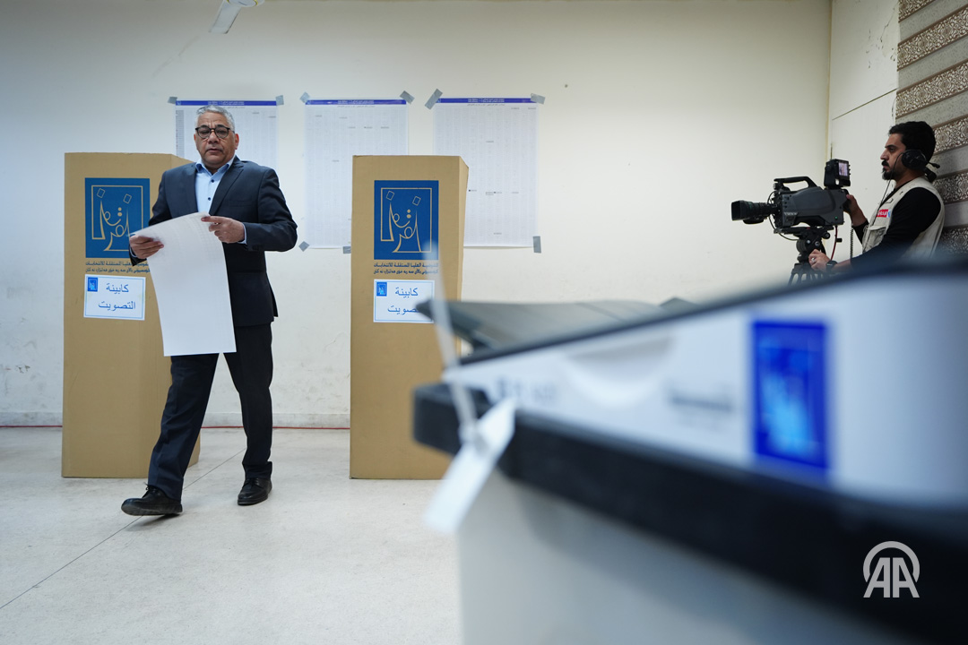 Irak'ta Genel Seçimler Başladı: 21 Milyon Seçmen Sandık Başında