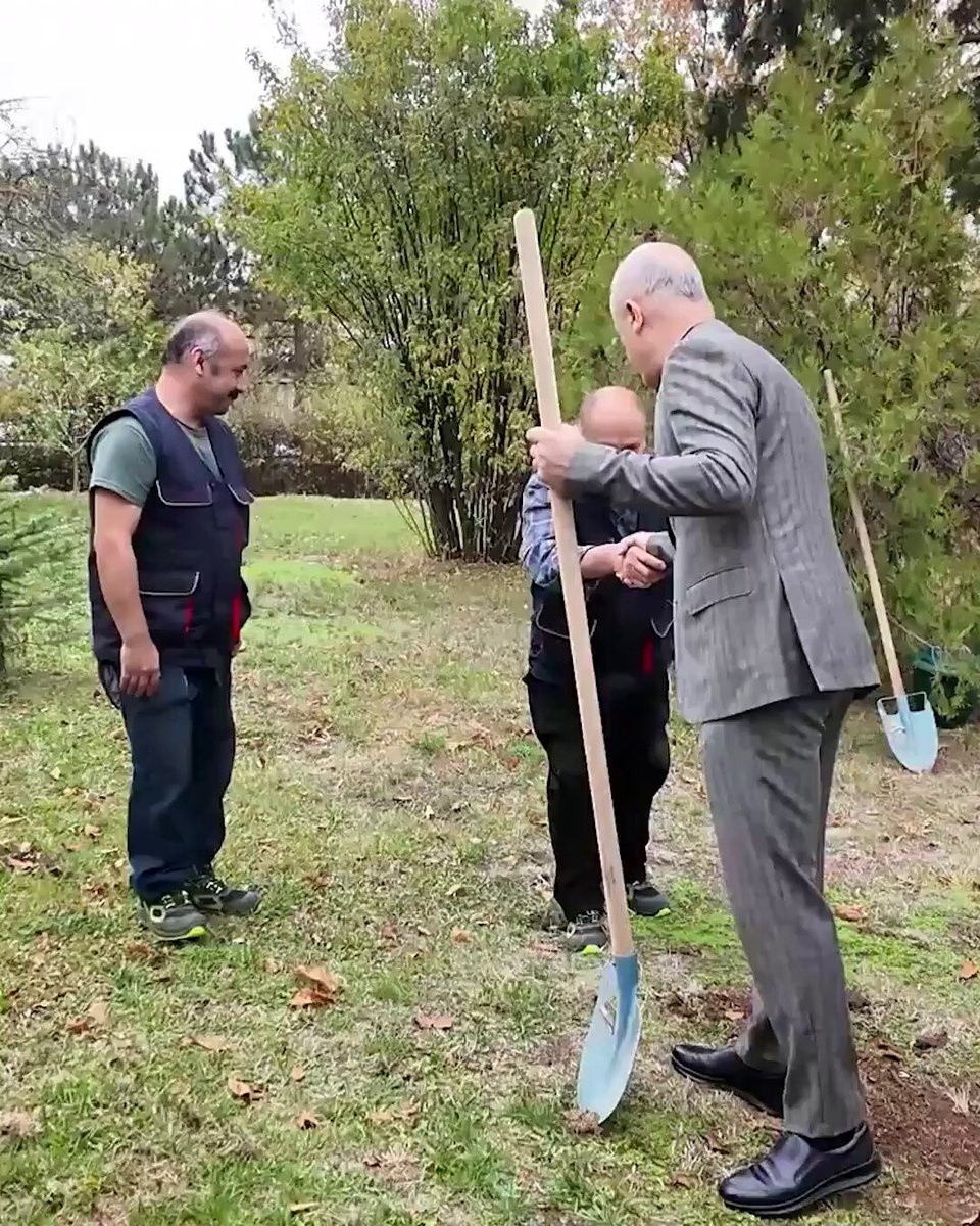 YÖK Başkanı Özvar, Milli Ağaçlandırma Günü'nde Fidan Dikti