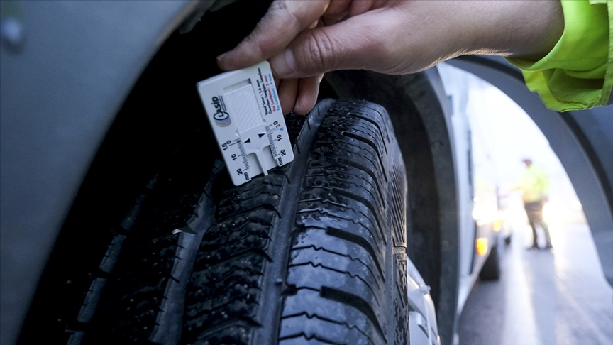 Ticari Taşıtlar İçin Kış Lastiği Zorunluluğu Başlıyor: Ceza 5.856 TL