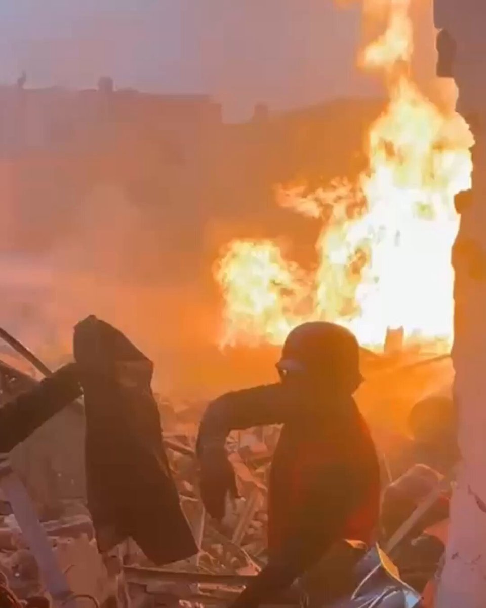 Pakistan'ın Faisalabad Kentindeki Tutkal Fabrikası Patlamasında 15 Kişi Hayatını Kaybetti