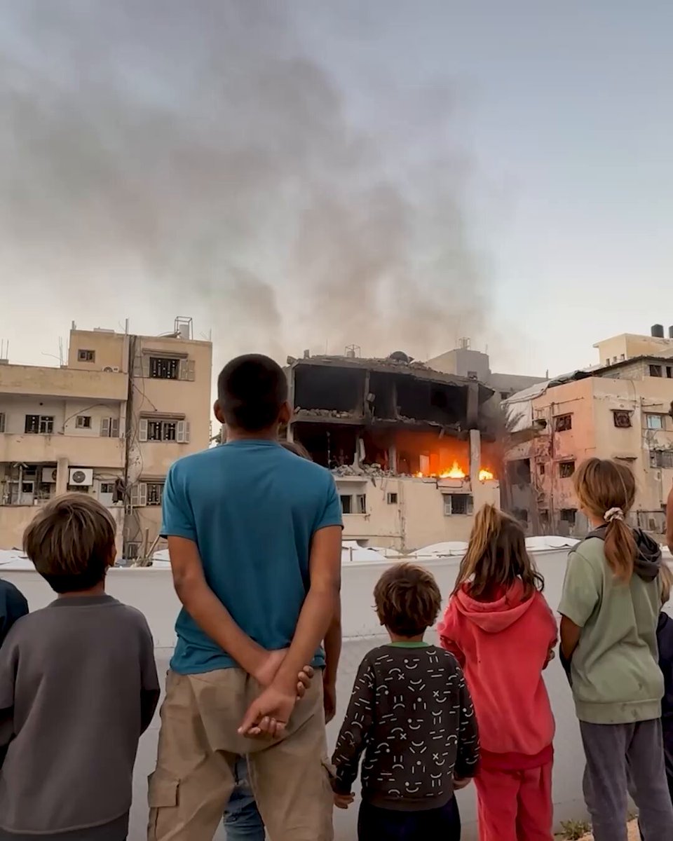 İsrail'in Gazze Saldırılarında Çok Sayıda Sivil Hayatını Kaybetti