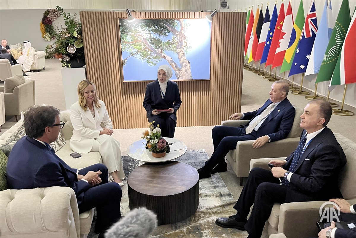 Cumhurbaşkanı Erdoğan, G20 Zirvesi'nde İtalya Başbakanı Meloni ile Görüştü