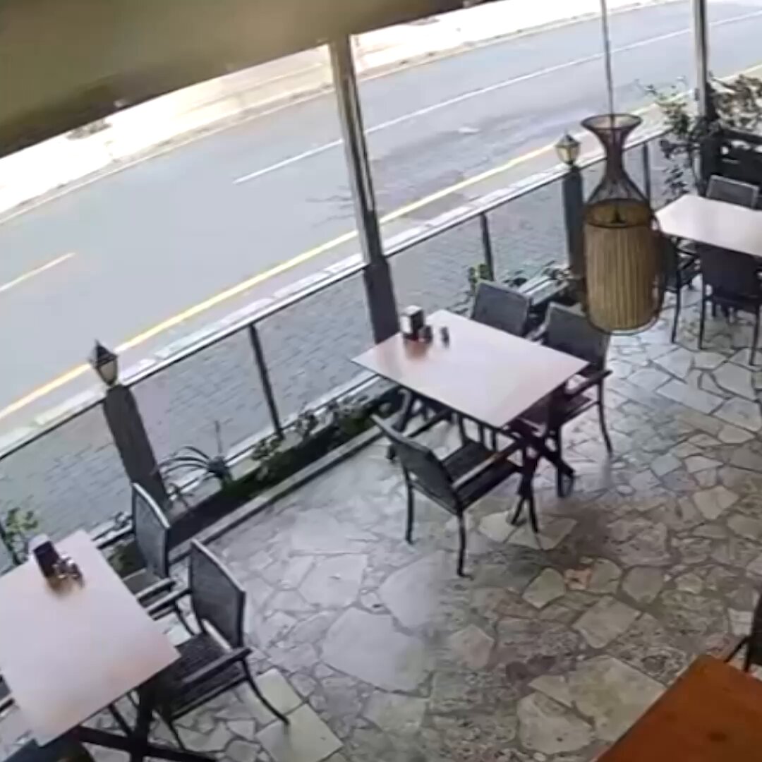 Aydın'da 15 Yaşındaki Çocuğun Kullandığı Araç Lokantaya Girdi