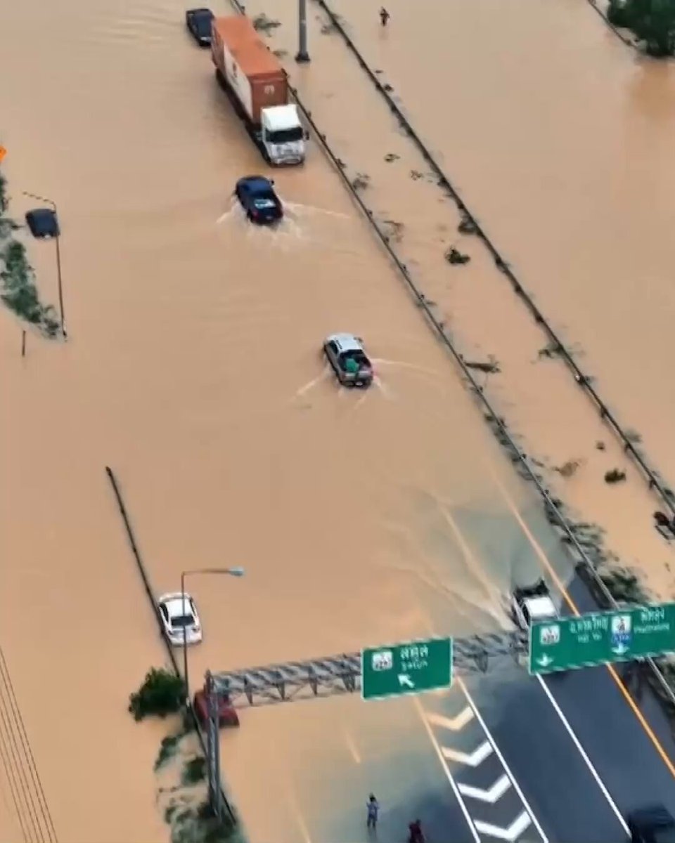 Tayland'da Sel Felaketi: 33 Kişi Hayatını Kaybetti, Bölge Havadan Görüntülendi