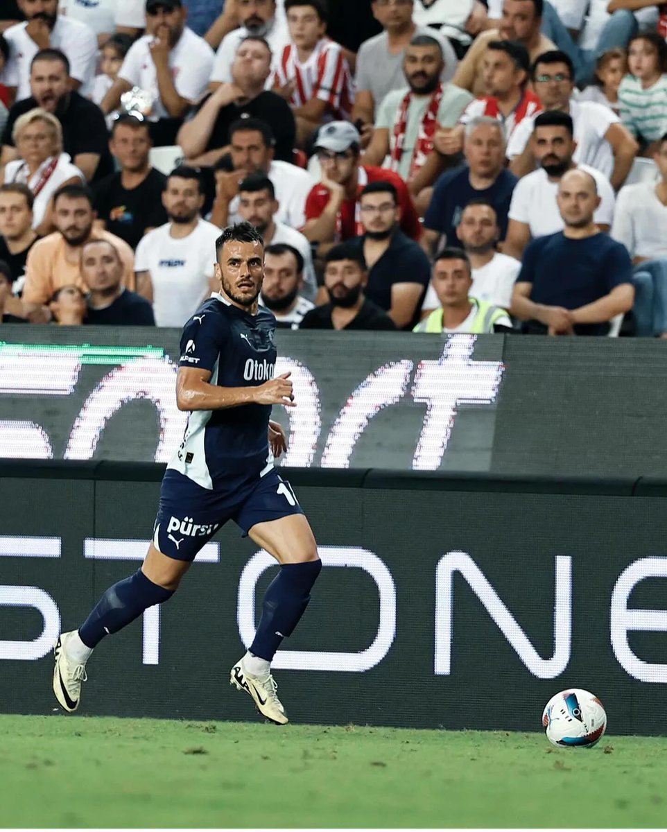 Fenerbahçe'de Filip Kostić'in Kiralık Sözleşmesi Feshedildi