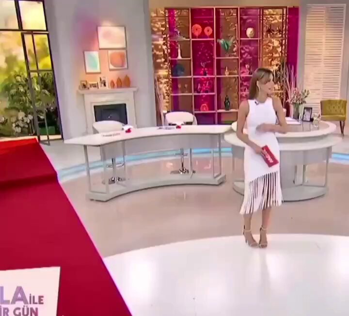 Melek Baykal Cennet Mahallesi Pembe Karakteriyle Çağla Şikel'in Programına Katıldı