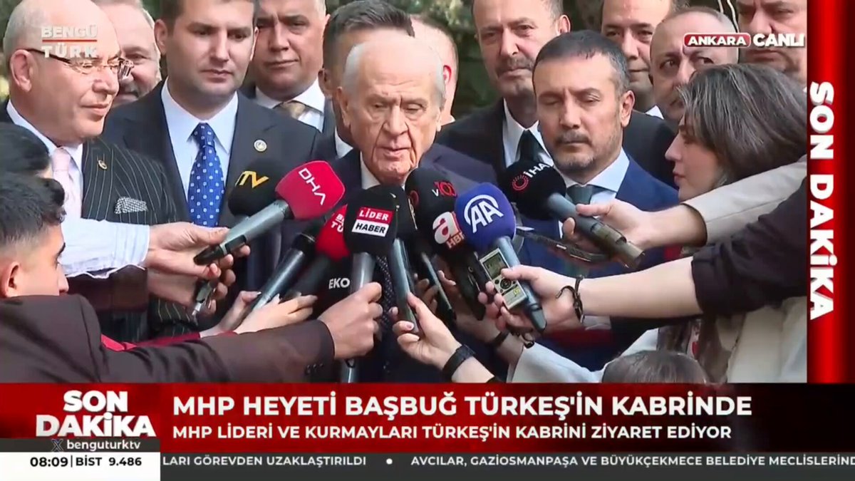 Devlet Bahçeli Alparslan Türkeş'in Kabrini Ziyaret Etti