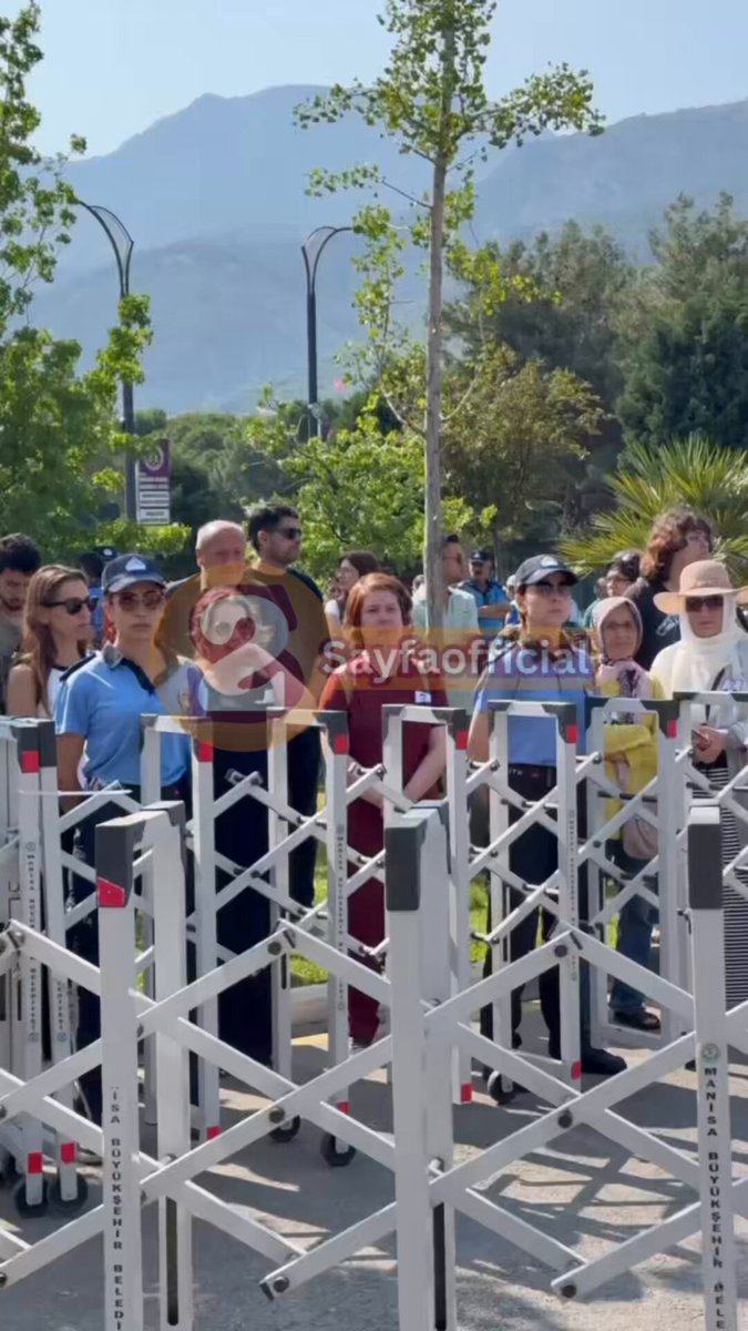 Ferdi Zeyrek İçin Belediye Binası Önünde Son Veda Buluşması