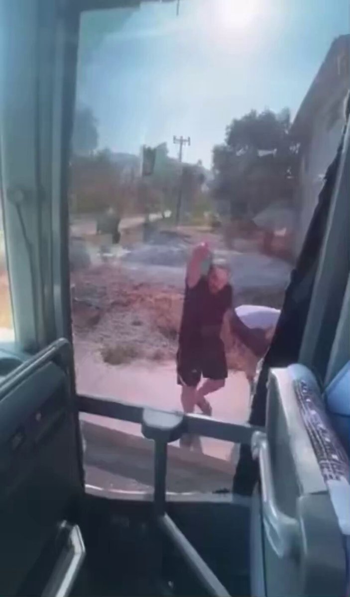 Didim'de Turist Otobüsüne Taşlı Saldırı: 4 Şüpheli Gözaltında