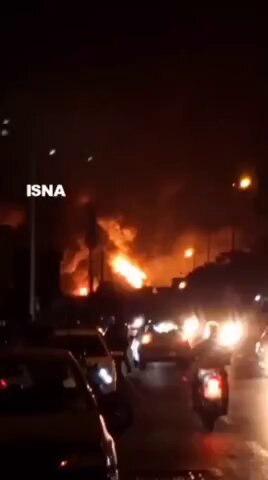 Tahran'daki Şahran Petrol Deposunda Yangın Çıktı: Görüntüler Yayınlandı