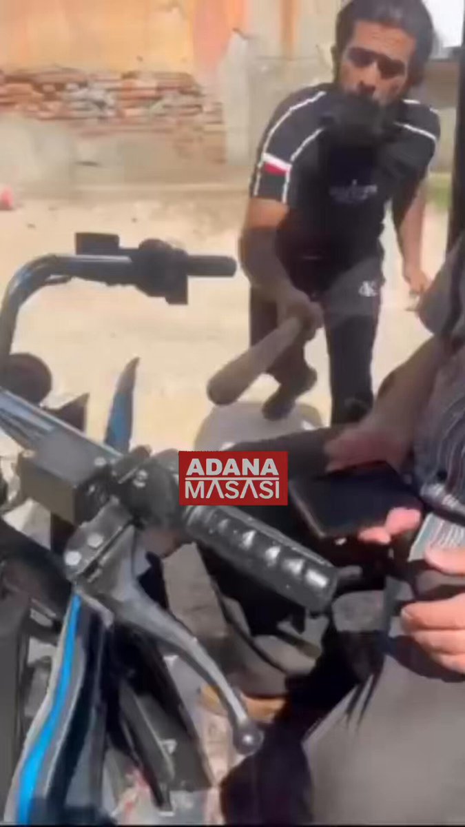 Adana'da Yaşlı Adam Sopayla Darp Edildi: 3 Şüpheli Gözaltında