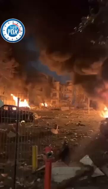 Tel Aviv'e Balistik Füze Saldırısı: Binalarda Büyük Hasar