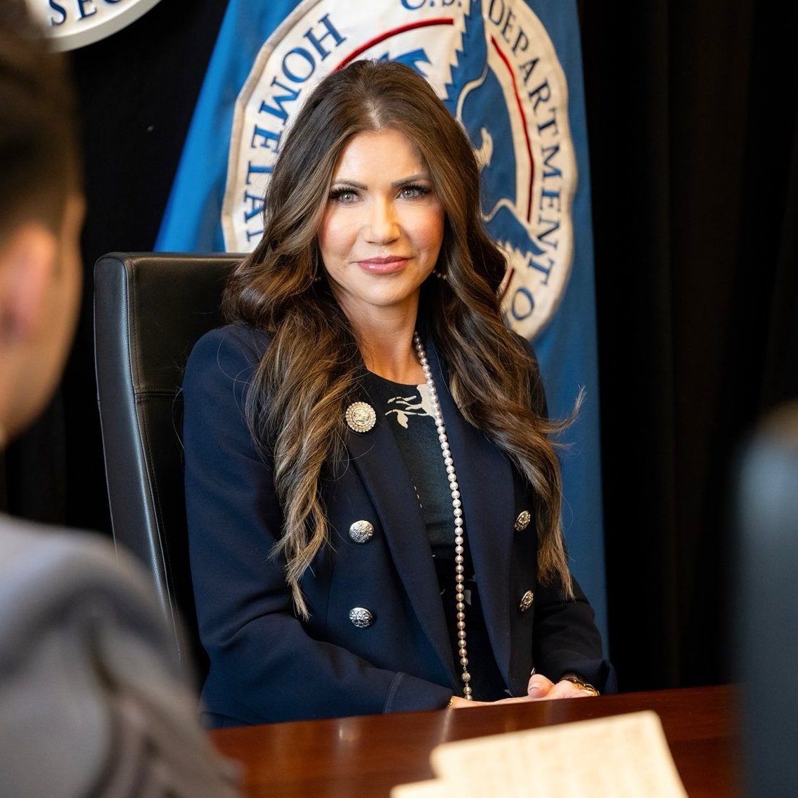 ABD İç Güvenlik Bakanı Kristi Noem Hastaneye Kaldırıldı: Son Dakika Gelişmesi