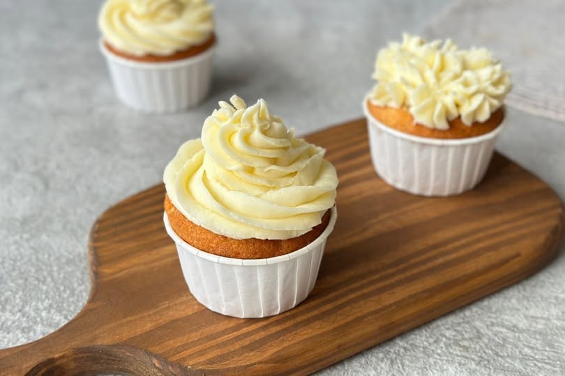 Evde Kolay Buttercream Tarifi: Pasta Süslemeleriniz İçin İpuçları