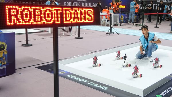 Kocaeli'de Robotlar Kıyasıya Mücadele Etti: KODELİG 25'te İkinci Gün Tamamlandı