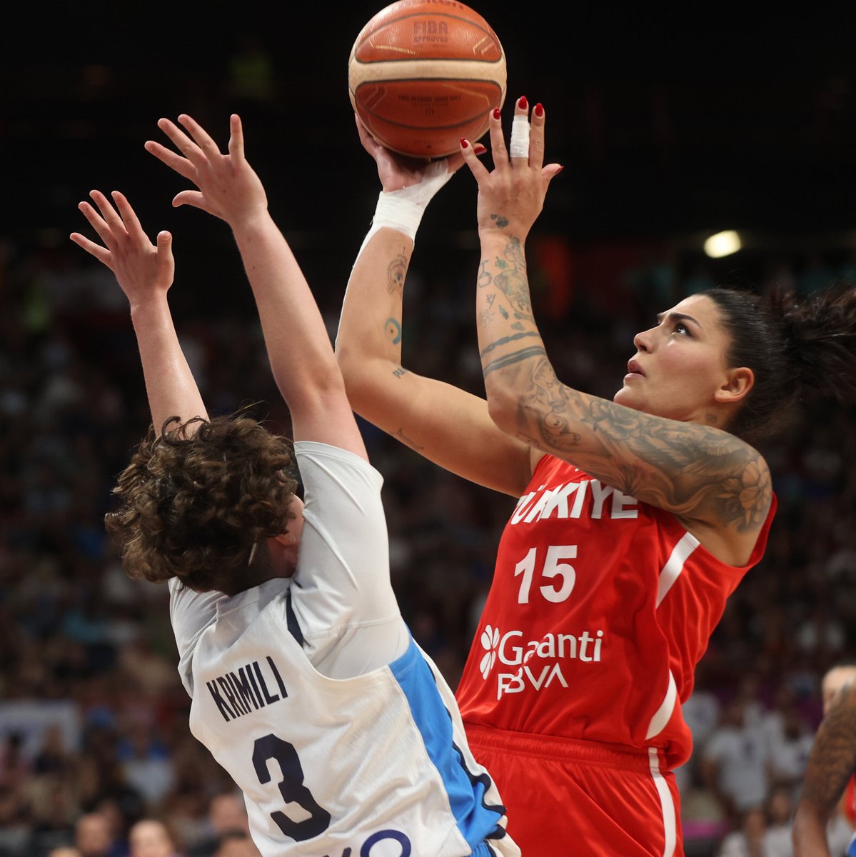 A Milli Kadın Basketbol Takımı Avrupa Şampiyonası'nda Çeyrek Finale Yükseldi