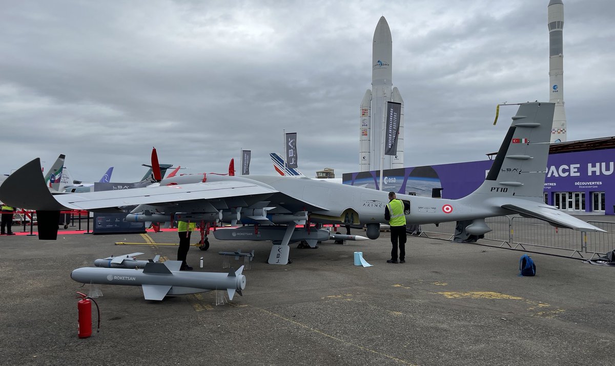 Bayraktar AKINCI TİHA Paris Airshow'da Leonardo ile İşbirliğini Sergiledi