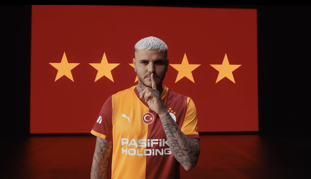 Galatasaray Yeni Sezon Formalarını Tanıttı