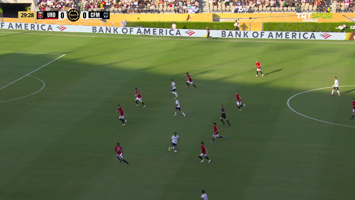 Nelson Deossa'nın Muhteşem Golü Spor Dünyasını Sarsdı