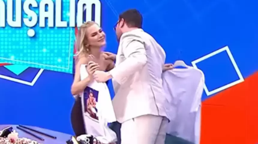 Ece Erken ve Sinan Akçıl El Ele Görüntülendi: İlişki İddiaları Yükseliyor