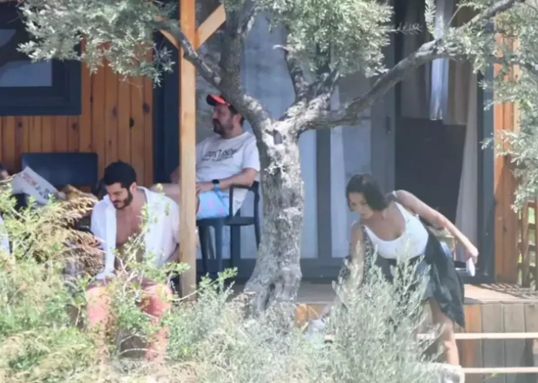 Uzak Şehir’in Pakize’si Yaren Güldiken ve Burak Deniz Aşk Yaşıyor