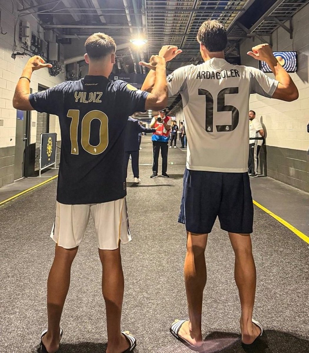 Arda Güler ve Kenan Yıldız Maç Sonunda Formasını Değiştirdi