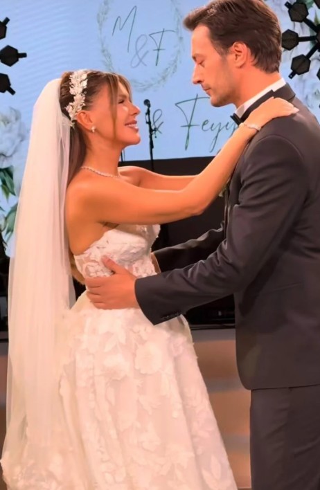 Feyyaz Şerifoğlu ve Merve Dinçkol Balayı İçin Yunanistan'a Gitti