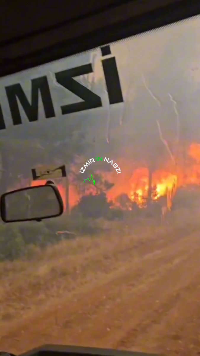 İzmir'de Orman Yangınında Ekipler Zor Anlar Yaşadı