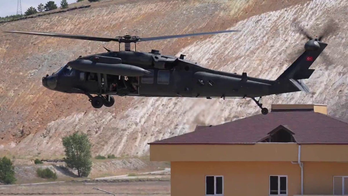 Özel Kuvvetler, S-70 YARASA Helikopteri ile K-9 Köpekleriyle Operasyona Katıldı