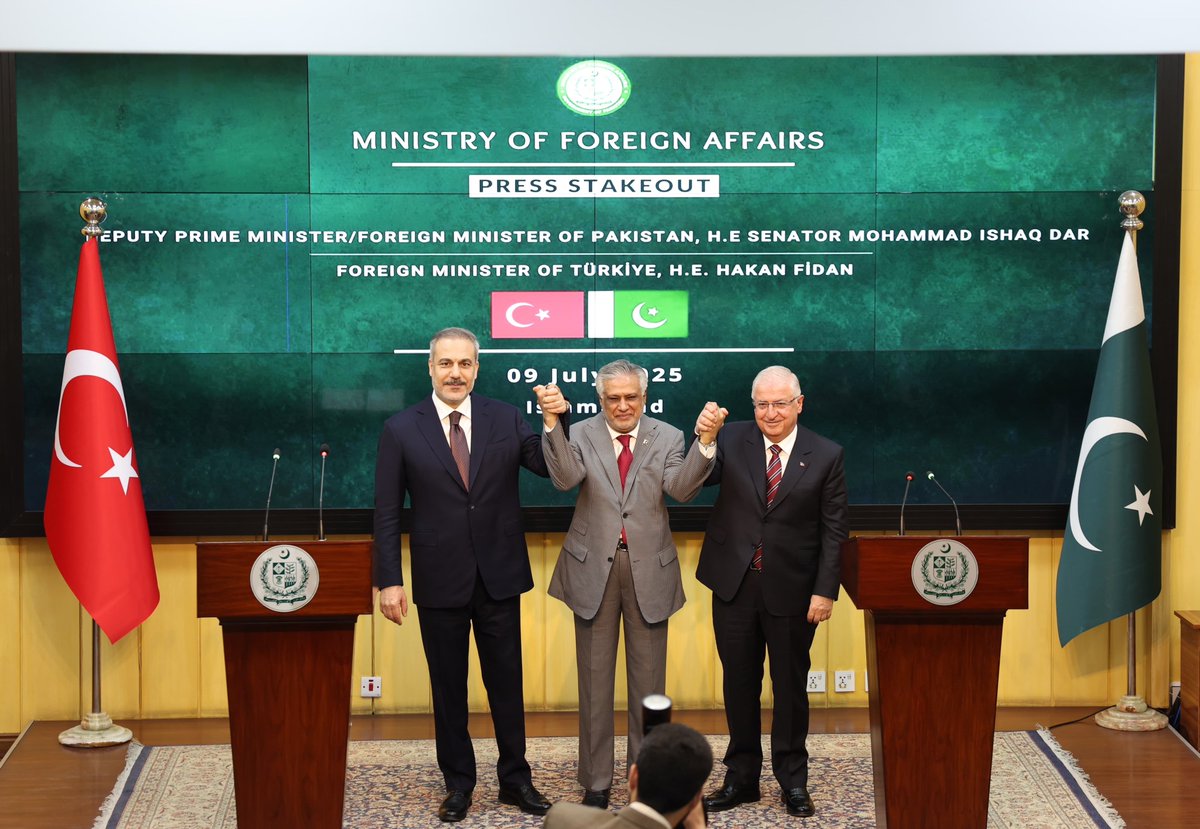 Millî Savunma Bakanı Güler, Pakistan Hava Kuvvetleri Komutanı ile Savunma Sanayisi İşbirliğini Görüştü