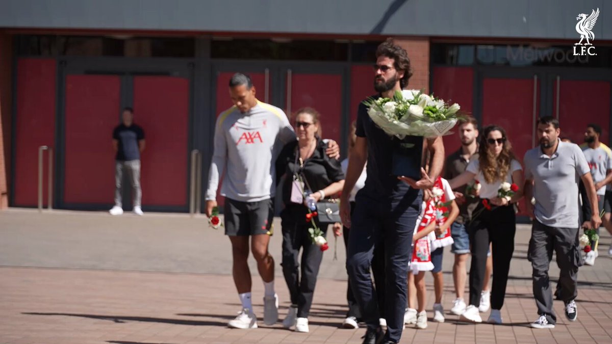 Liverpool, Diogo Jota ve Kardeşi İçin Anma Töreni Düzenledi