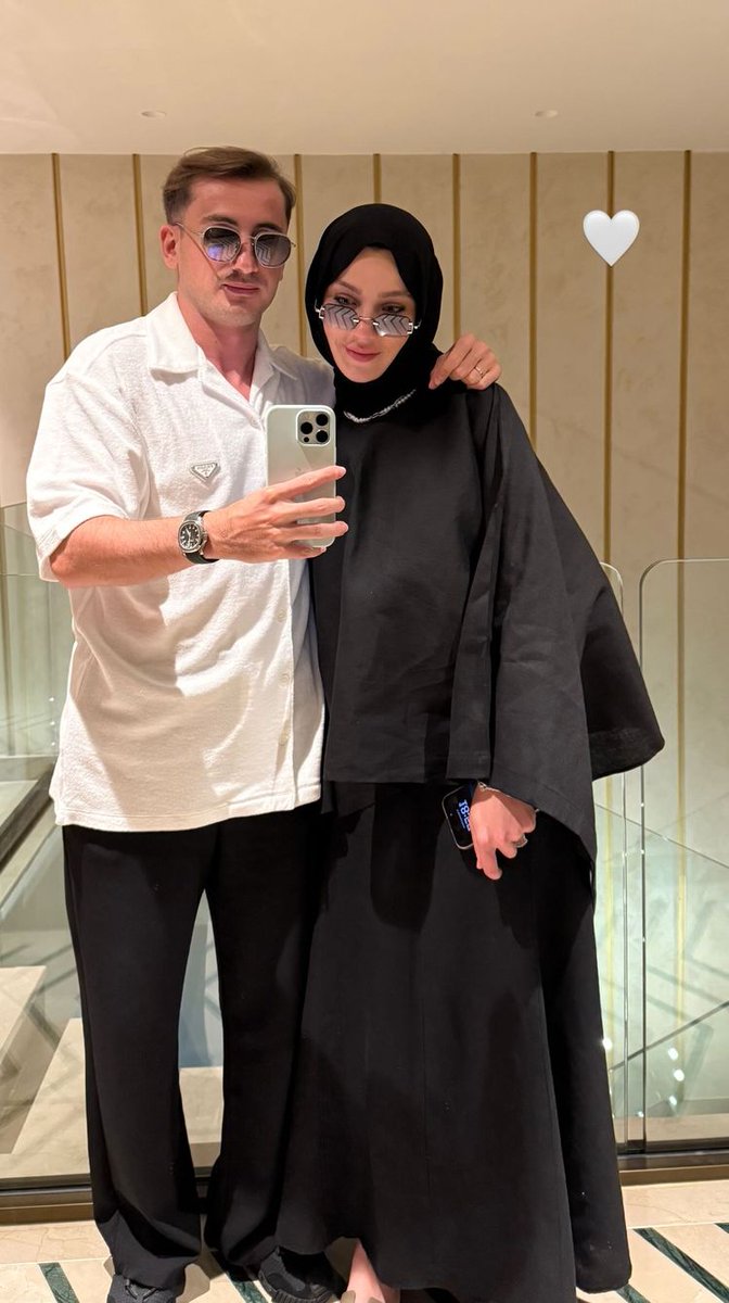 Kerem Aktürkoğlu Evliliğinin İlk Fotoğrafını Paylaştı