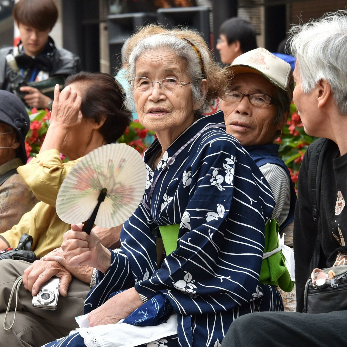 Japonya'da Yenilik: Kiralık Büyükanne Uygulaması Başladı