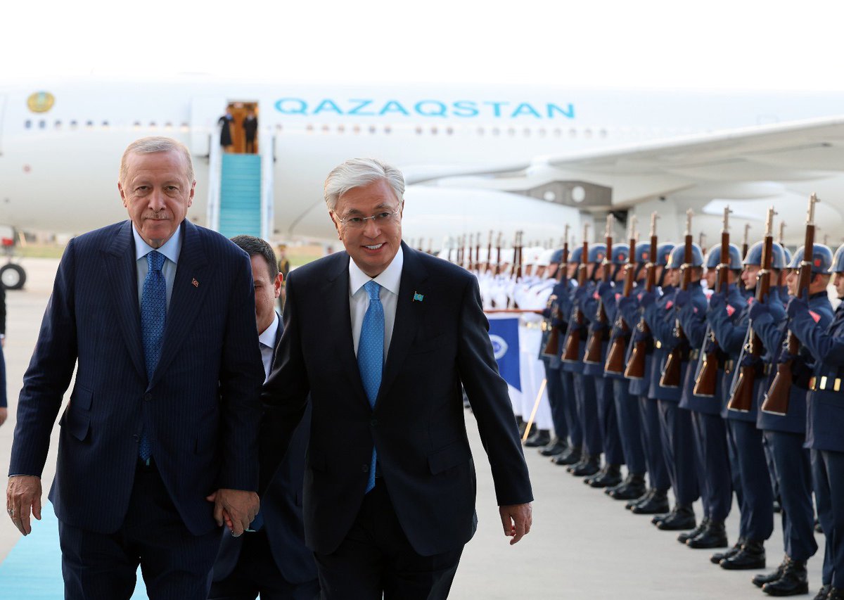 Cumhurbaşkanı Erdoğan, Kazakistan Cumhurbaşkanı Tokayev'i Resmi Karşılamayla Kabul Etti
