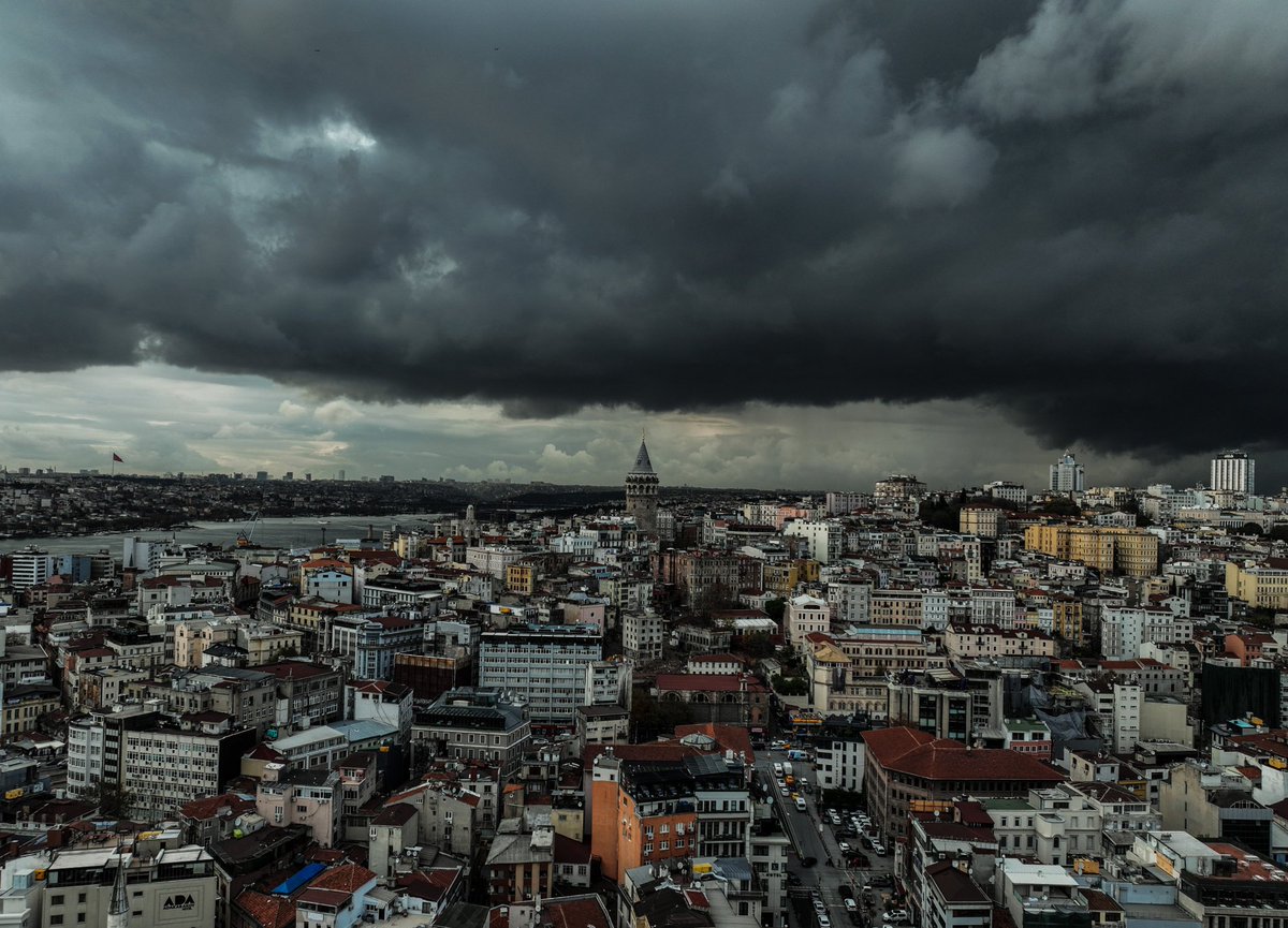 İstanbul'da Yarın Sağanak Yağış Uyarısı!