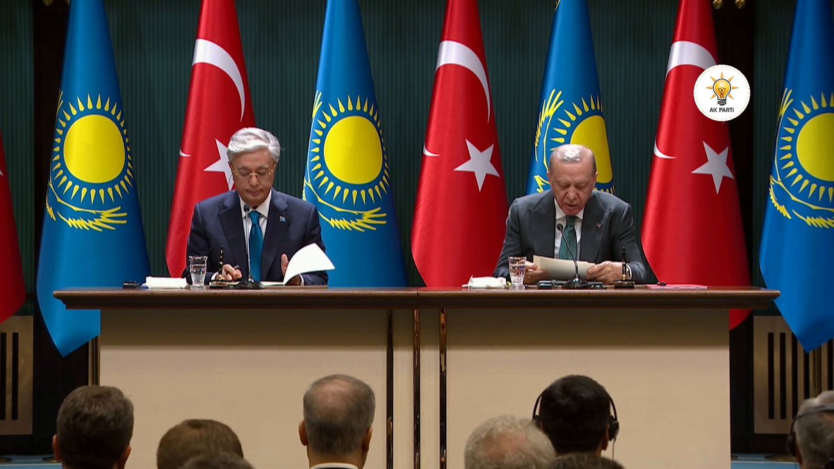 Kazak Petrolü Transit Rotası Türkiye'den Geçiyor: Erdoğan ve Kazakistan Heyeti Toplantısı