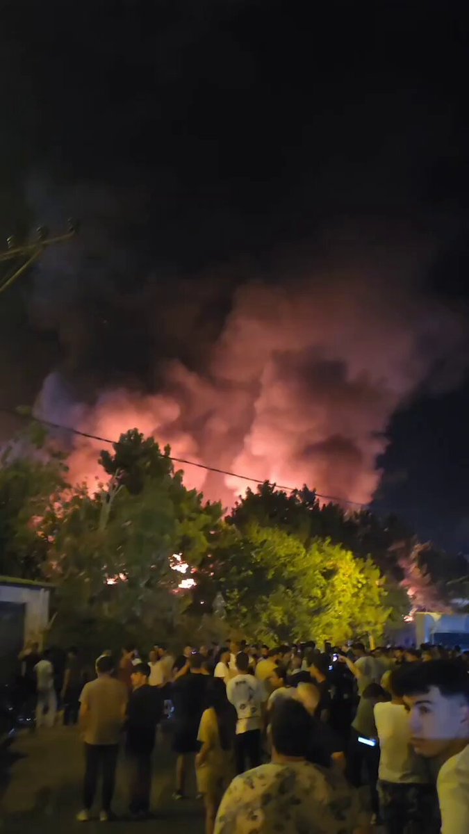 İstanbul Çekmeköy'de Korkutan Yangın: Kalabalıklaşan Bölgede Panik Anları