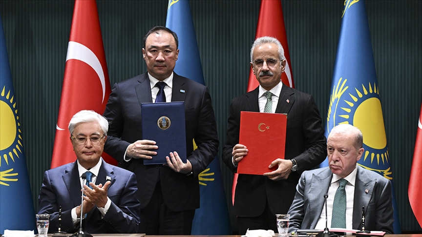 Türkiye-Kazakistan İşbirliğiyle Orta Koridor'da Taşımacılık Kapasitesi Artıyor