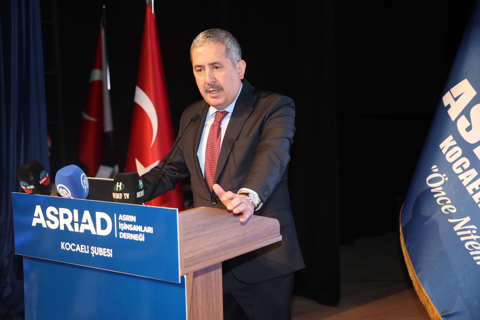 ASRİAD Kocaeli Kongresinde Ticaret Bakan Yardımcısı Mahmut Gürcan’dan Güçlü Ekonomi Mesajı: “Türkiye, Zayıf Küresel Görünüme Rağmen Üretim, İstihdam ve İhracatta Pozitif Ayrışıyor