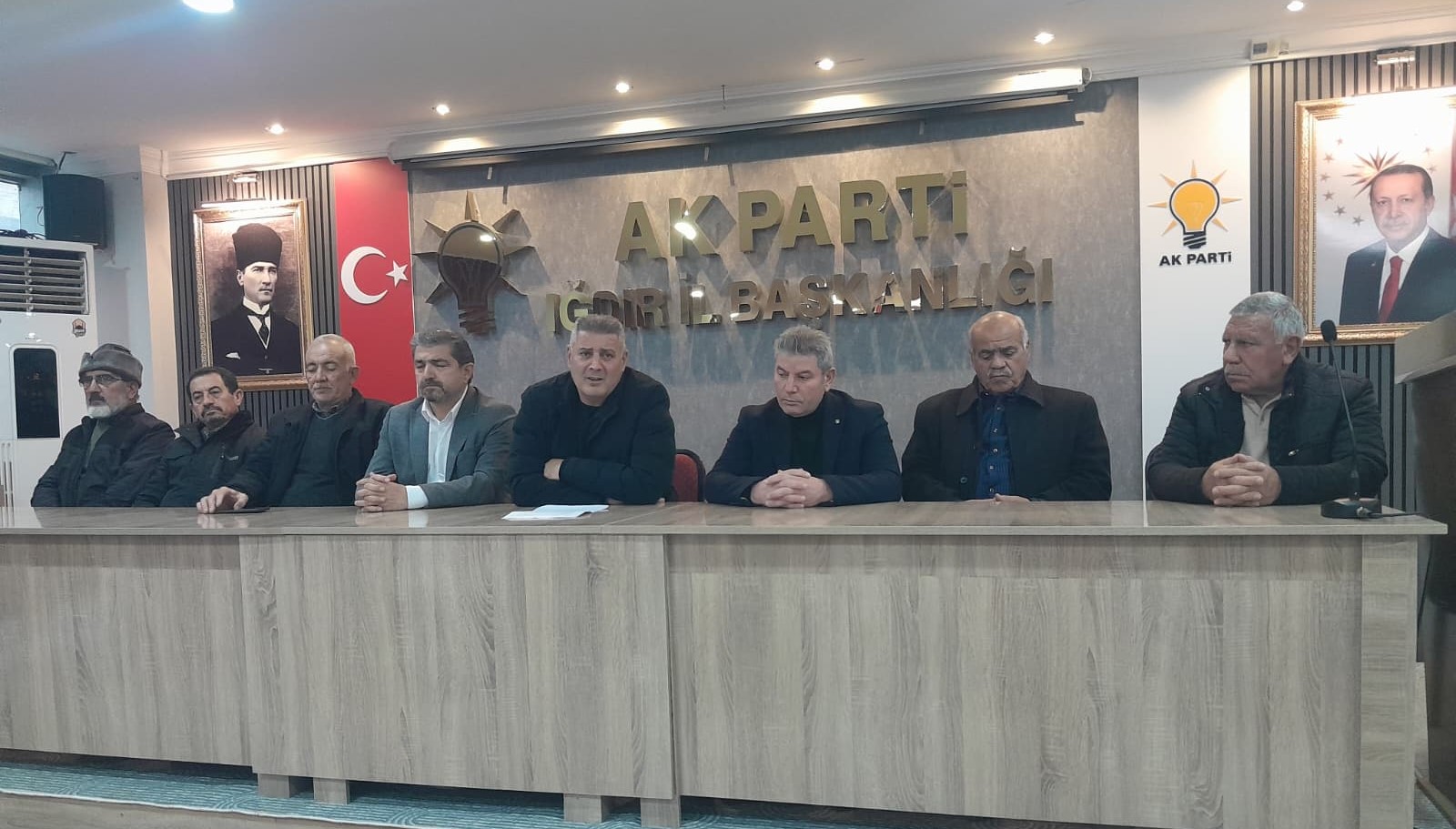AK Parti Iğdır Belediye Meclis Üyelerinden Belediyeye Sert Eleştiriler