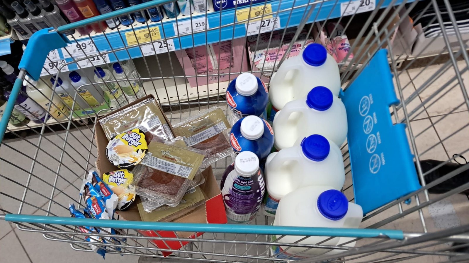 Büyükşehir Zabıtasından Tarihi Geçmiş Ürünlere İmha