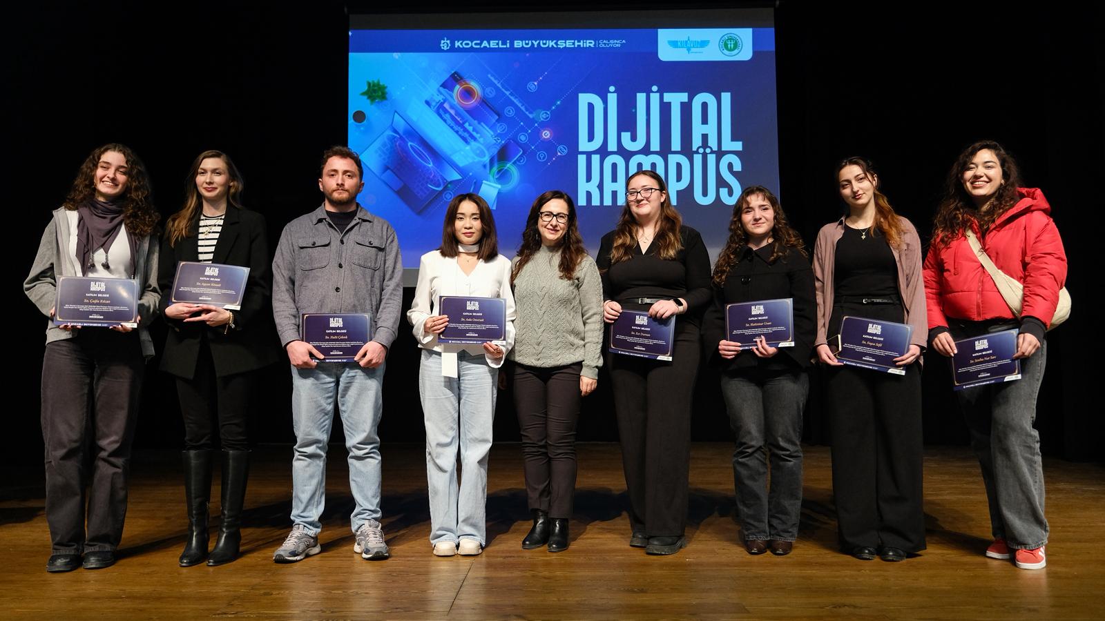 Dijital Kampüs’te Emekler Sertifikayla Taçlandı: 235 Genç Mezun Oldu