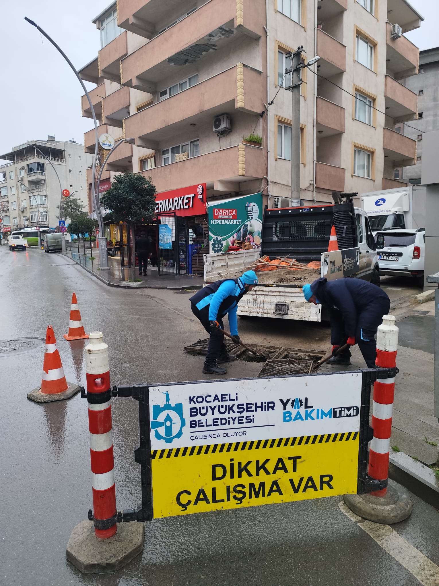 Büyükşehir’den Fırtına Sonrası Seferberlik: Gebze’de Hızlı Müdahale, Kent Genelinde Yoğun Temizlik