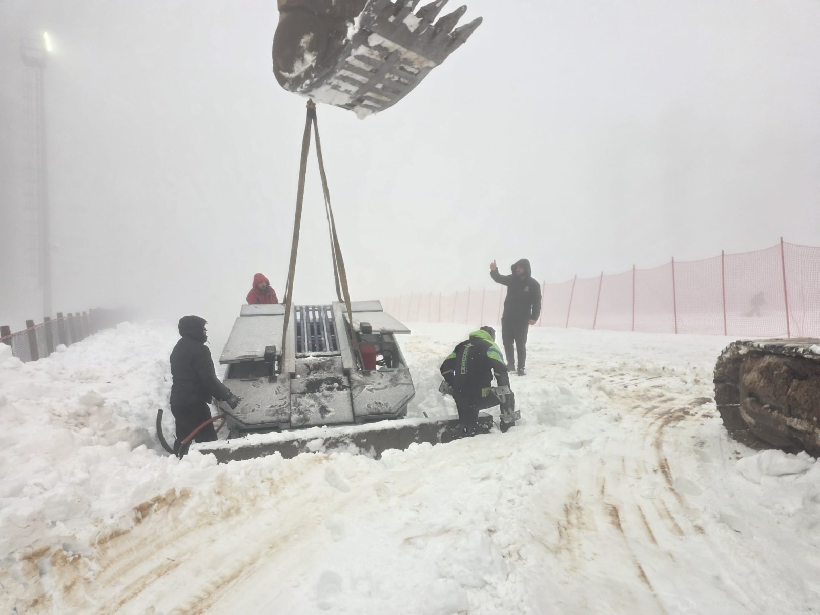 Kuzuyayla’da yürüyen bant, kar keyfine konfor katacak