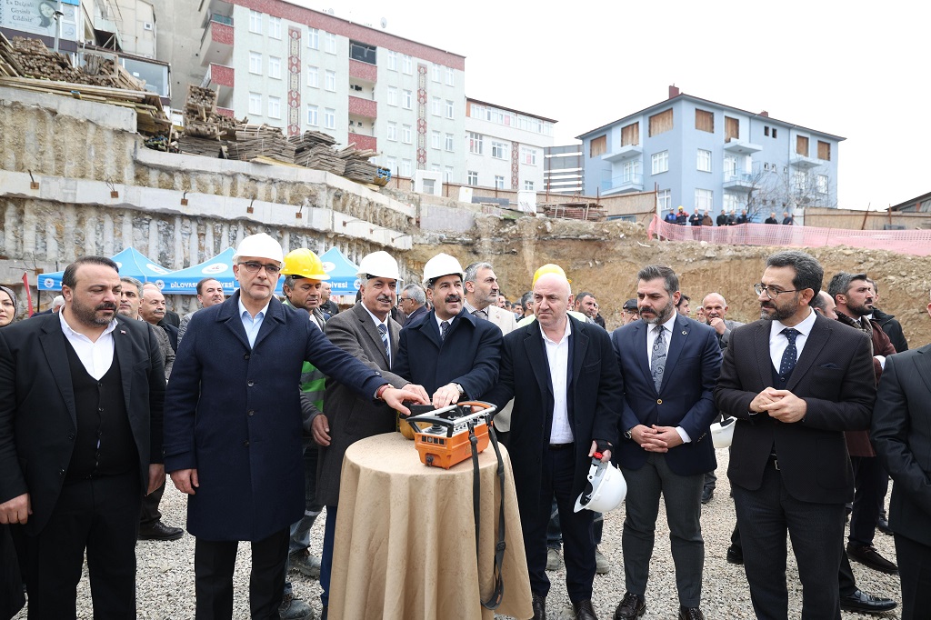Dilovası Kent Meydanı Projesi’nin Temeli Atıldı