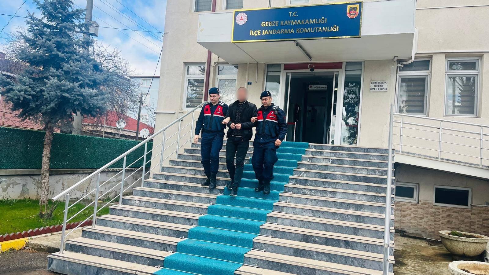 Gebze’de Gasp ve Cinayet Suçundan Aranan Örgüt Lideri Kartal’da Yakalandı