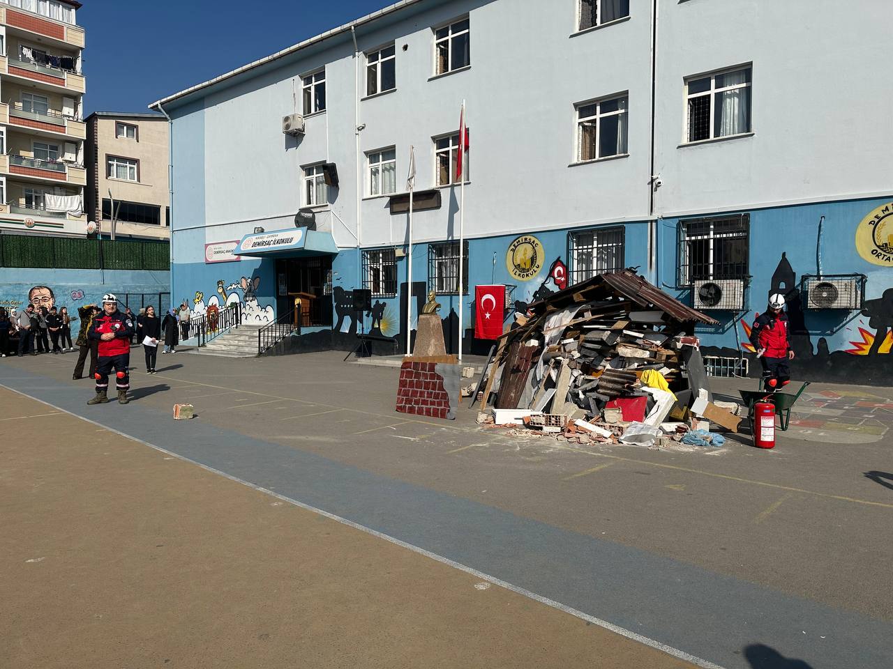 Çak-tim’den okulda nefes kesen tatbikat